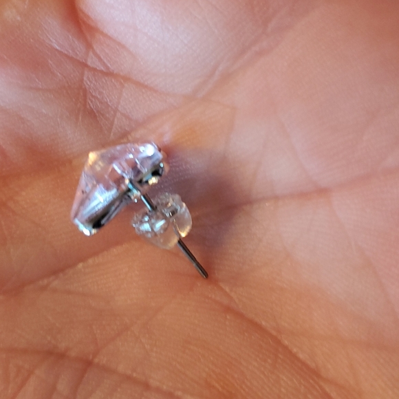 NIB, glimmer butterfly earrings 🤩 - Picture 9 of 10